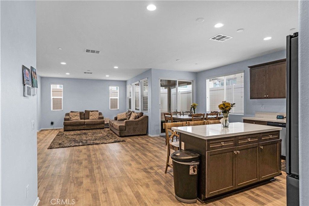 Image 6 of property listing at 24280 White Willow, Murrieta, CA 92562