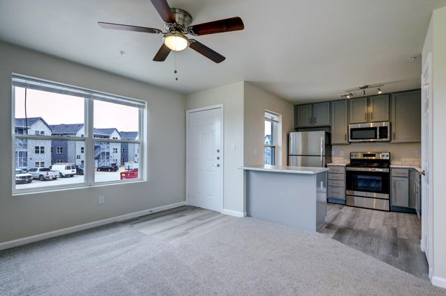 155 Plez Morgan Drive 6C, Montgomery, TX 77356