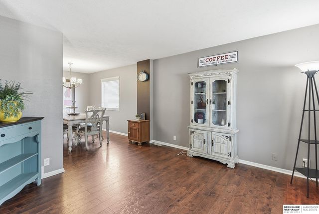 1404 Durham Drive, Papillion, NE 68133