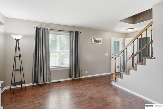 1404 Durham Drive, Papillion, NE 68133