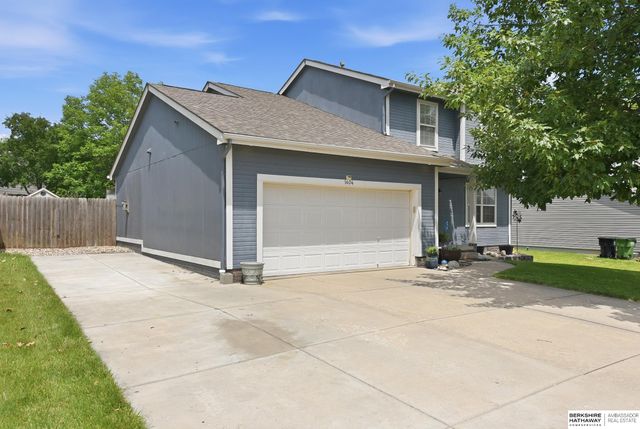 1404 Durham Drive, Papillion, NE 68133