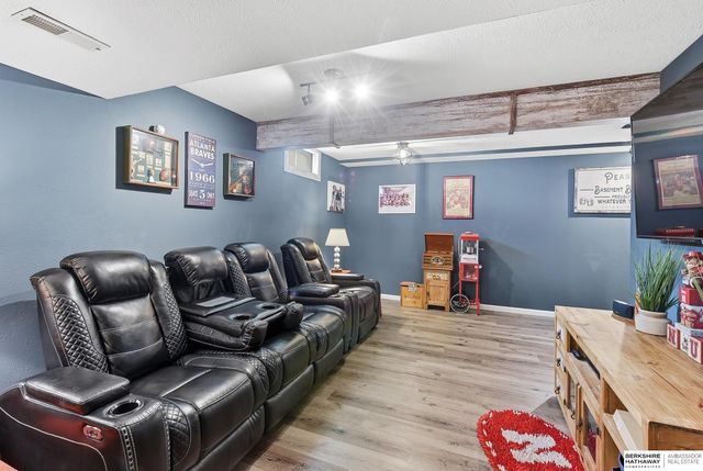 1404 Durham Drive, Papillion, NE 68133