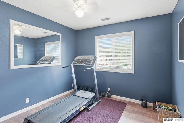 1404 Durham Drive, Papillion, NE 68133