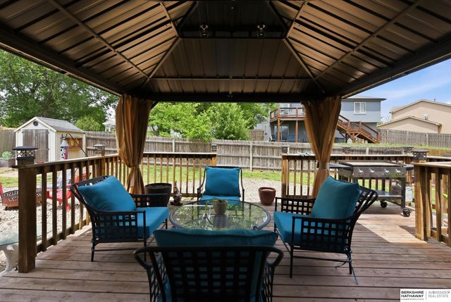 1404 Durham Drive, Papillion, NE 68133