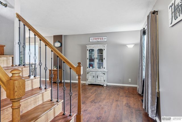 1404 Durham Drive, Papillion, NE 68133