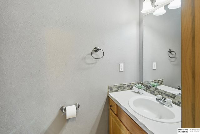 1404 Durham Drive, Papillion, NE 68133