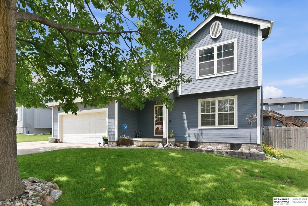 1404 Durham Drive, Papillion, NE 68133