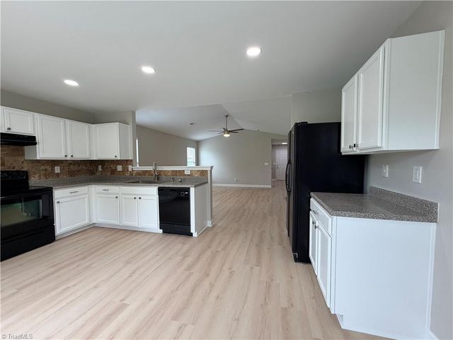 3963 Heather View Lane, Winston-salem, NC 27127