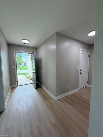 3963 Heather View Lane, Winston-salem, NC 27127
