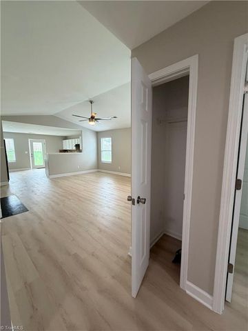 3963 Heather View Lane, Winston-salem, NC 27127