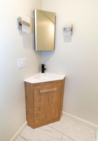 8300 Oak Drive, Newburgh, IN 47630