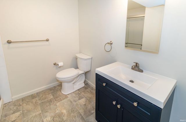 8300 Oak Drive, Newburgh, IN 47630