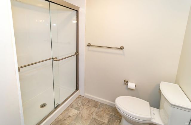 8300 Oak Drive, Newburgh, IN 47630