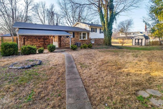 8300 Oak Drive, Newburgh, IN 47630