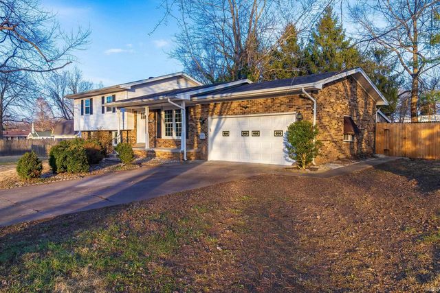 8300 Oak Drive, Newburgh, IN 47630