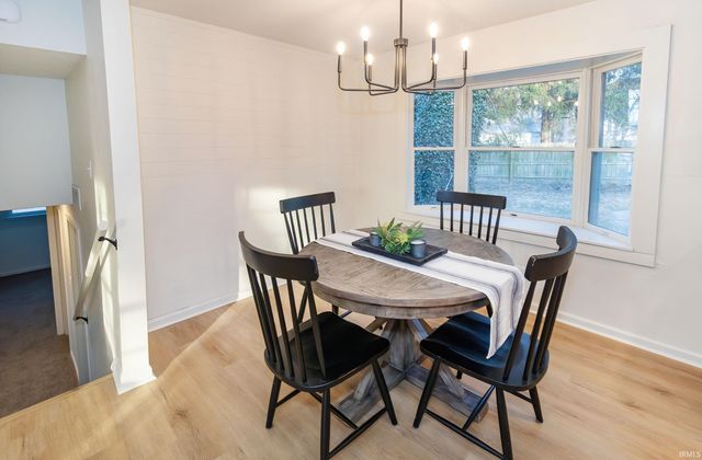 8300 Oak Drive, Newburgh, IN 47630