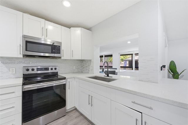 8555 NW 25th Pl, Coral Springs, FL 33065