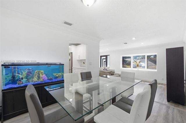 8555 NW 25th Pl, Coral Springs, FL 33065