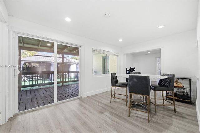 8555 NW 25th Pl, Coral Springs, FL 33065