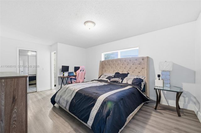 8555 NW 25th Pl, Coral Springs, FL 33065