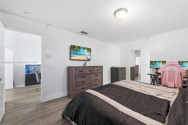 8555 NW 25th Pl, Coral Springs, FL 33065