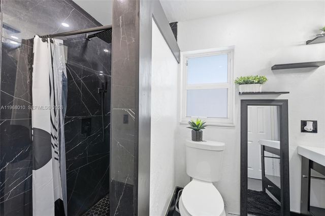 8555 NW 25th Pl, Coral Springs, FL 33065