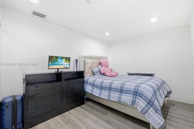 8555 NW 25th Pl, Coral Springs, FL 33065