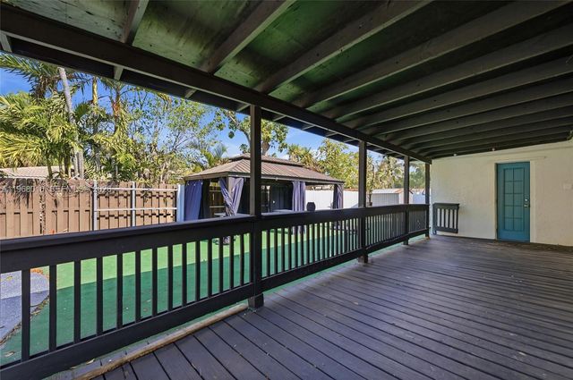 8555 NW 25th Pl, Coral Springs, FL 33065