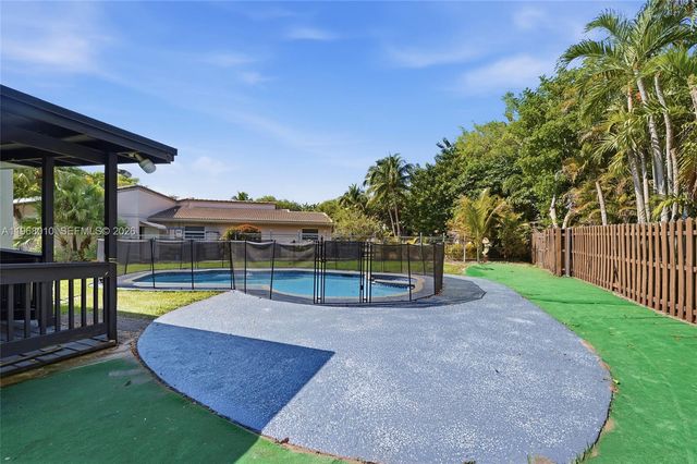 8555 NW 25th Pl, Coral Springs, FL 33065