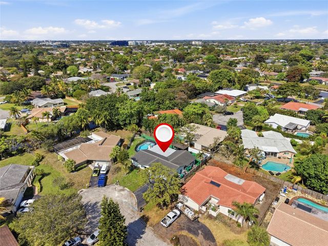 8555 NW 25th Pl, Coral Springs, FL 33065