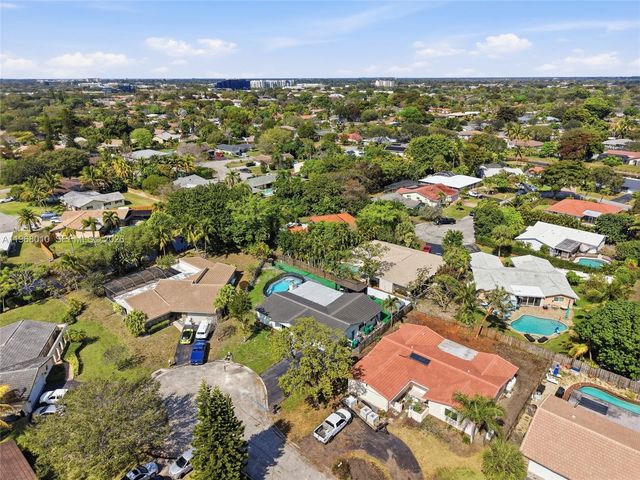 8555 NW 25th Pl, Coral Springs, FL 33065