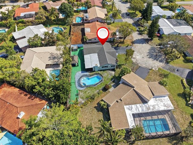 8555 NW 25th Pl, Coral Springs, FL 33065