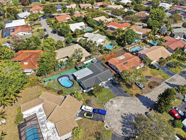 8555 NW 25th Pl, Coral Springs, FL 33065