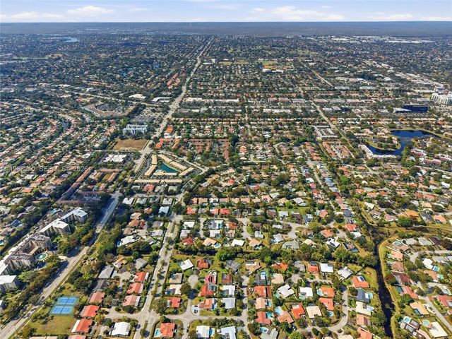 8555 NW 25th Pl, Coral Springs, FL 33065