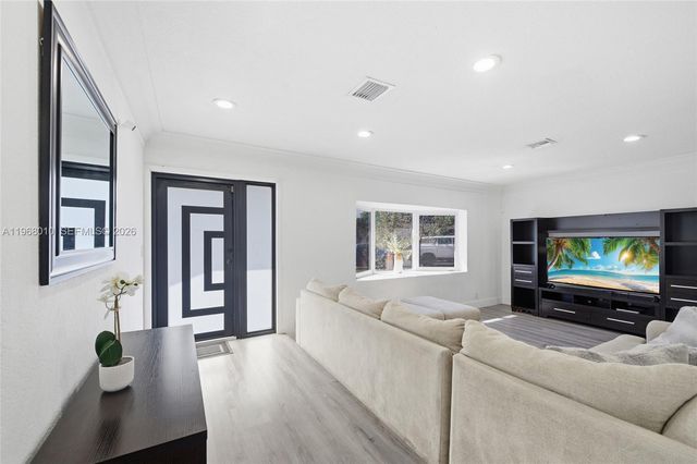 8555 NW 25th Pl, Coral Springs, FL 33065