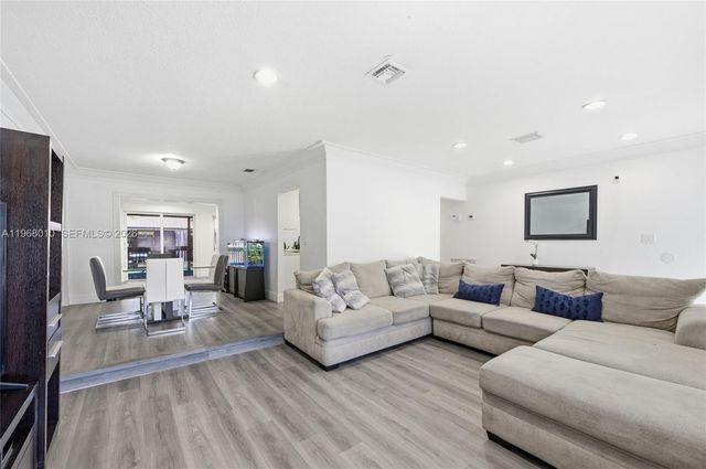 8555 NW 25th Pl, Coral Springs, FL 33065