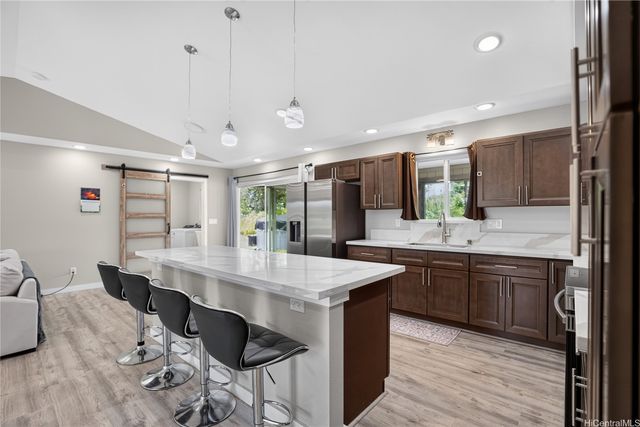 15 21st Avenue, Hilo, HI 96720