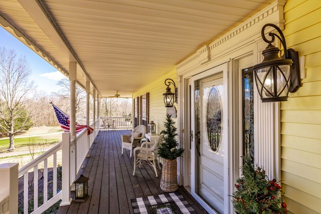 6761 Hall Rd, Greenbrier, TN 37073