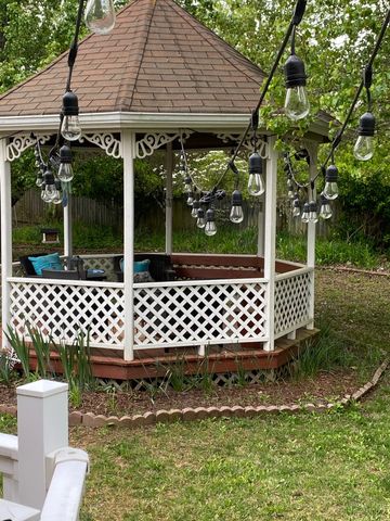 6761 Hall Rd, Greenbrier, TN 37073