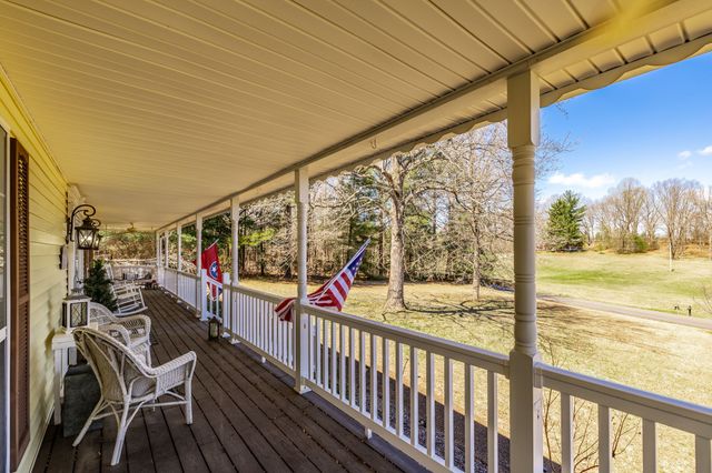 6761 Hall Rd, Greenbrier, TN 37073
