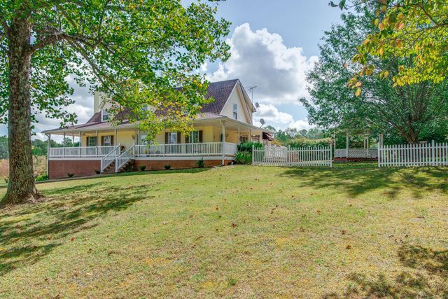 6761 Hall Rd, Greenbrier, TN 37073