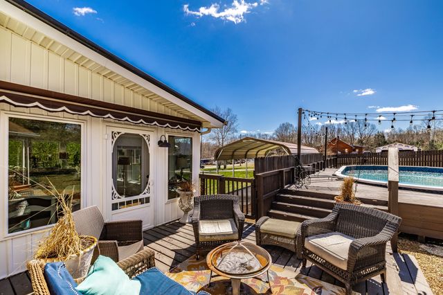 6761 Hall Rd, Greenbrier, TN 37073