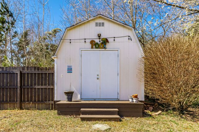 6761 Hall Rd, Greenbrier, TN 37073