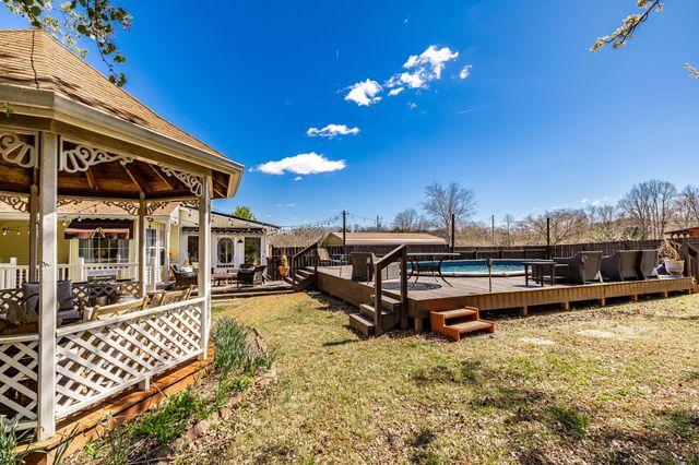 6761 Hall Rd, Greenbrier, TN 37073