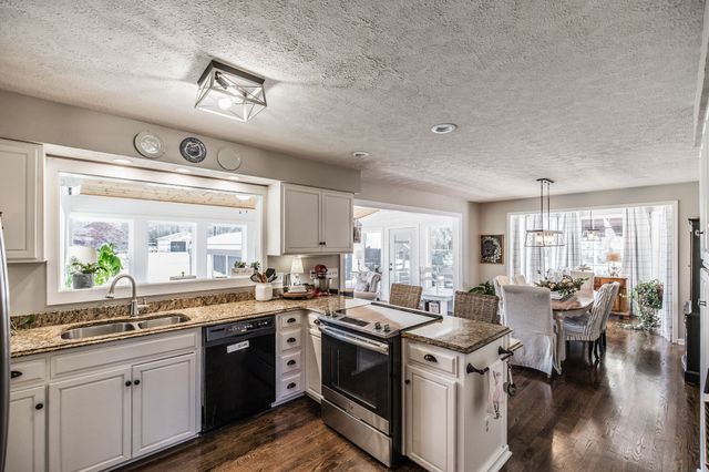 6761 Hall Rd, Greenbrier, TN 37073