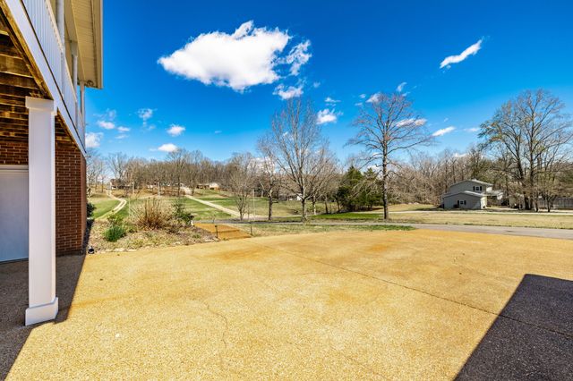 6761 Hall Rd, Greenbrier, TN 37073