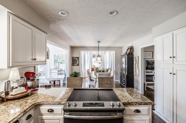 6761 Hall Rd, Greenbrier, TN 37073