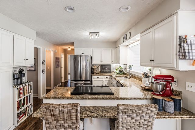 6761 Hall Rd, Greenbrier, TN 37073