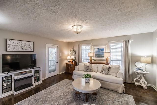 6761 Hall Rd, Greenbrier, TN 37073