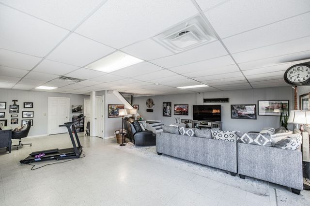 6761 Hall Rd, Greenbrier, TN 37073